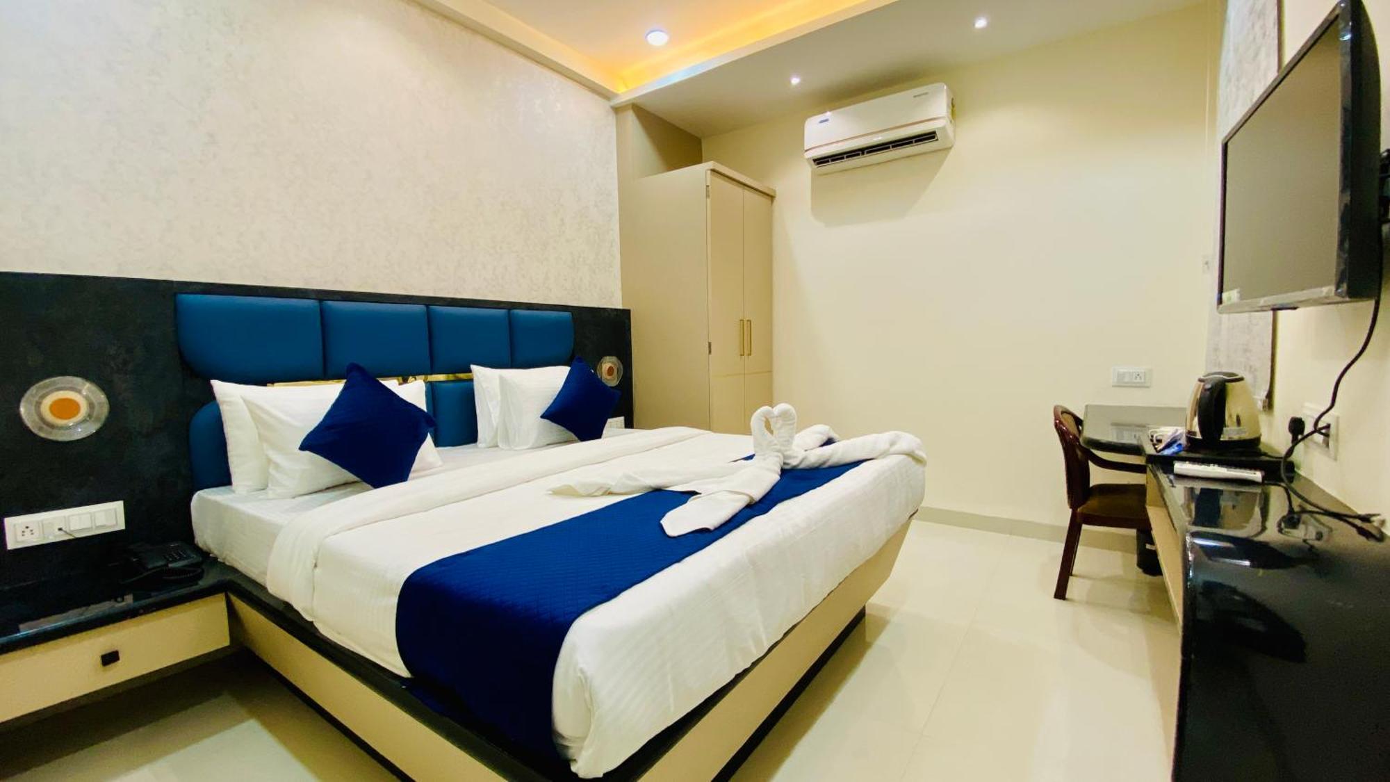 Hotel Aranyasutra Inaya, إندور المظهر الخارجي الصورة