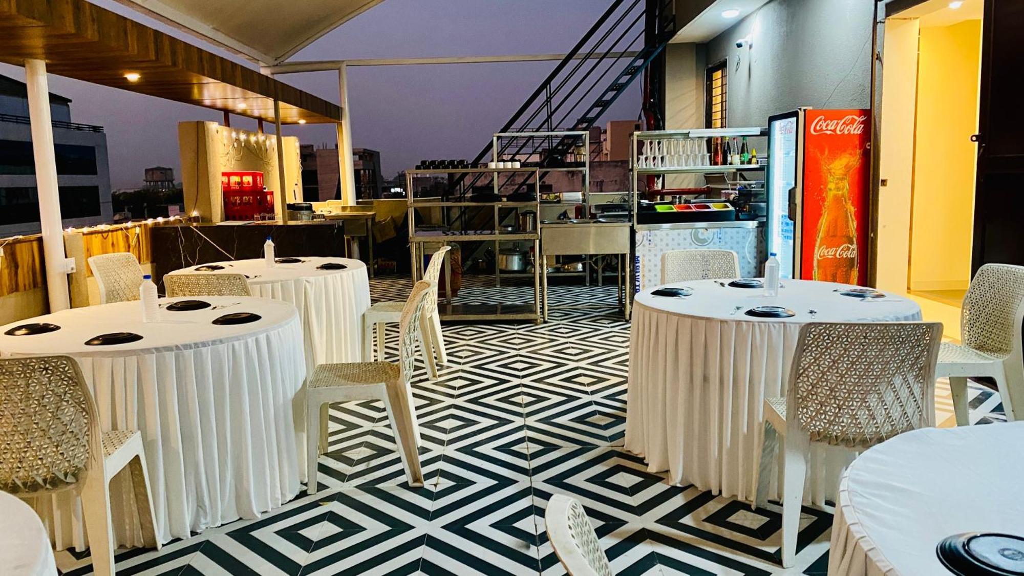 Hotel Aranyasutra Inaya, إندور المظهر الخارجي الصورة