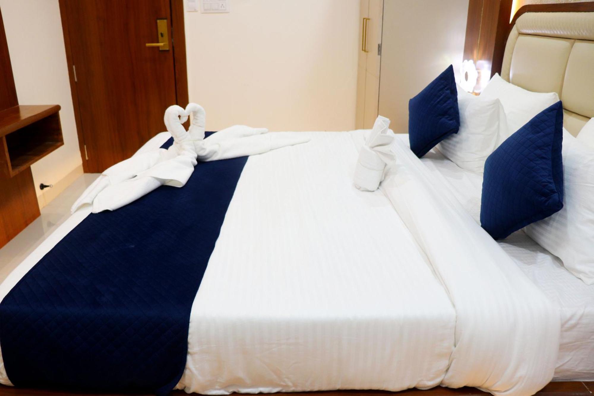 Hotel Aranyasutra Inaya, إندور المظهر الخارجي الصورة