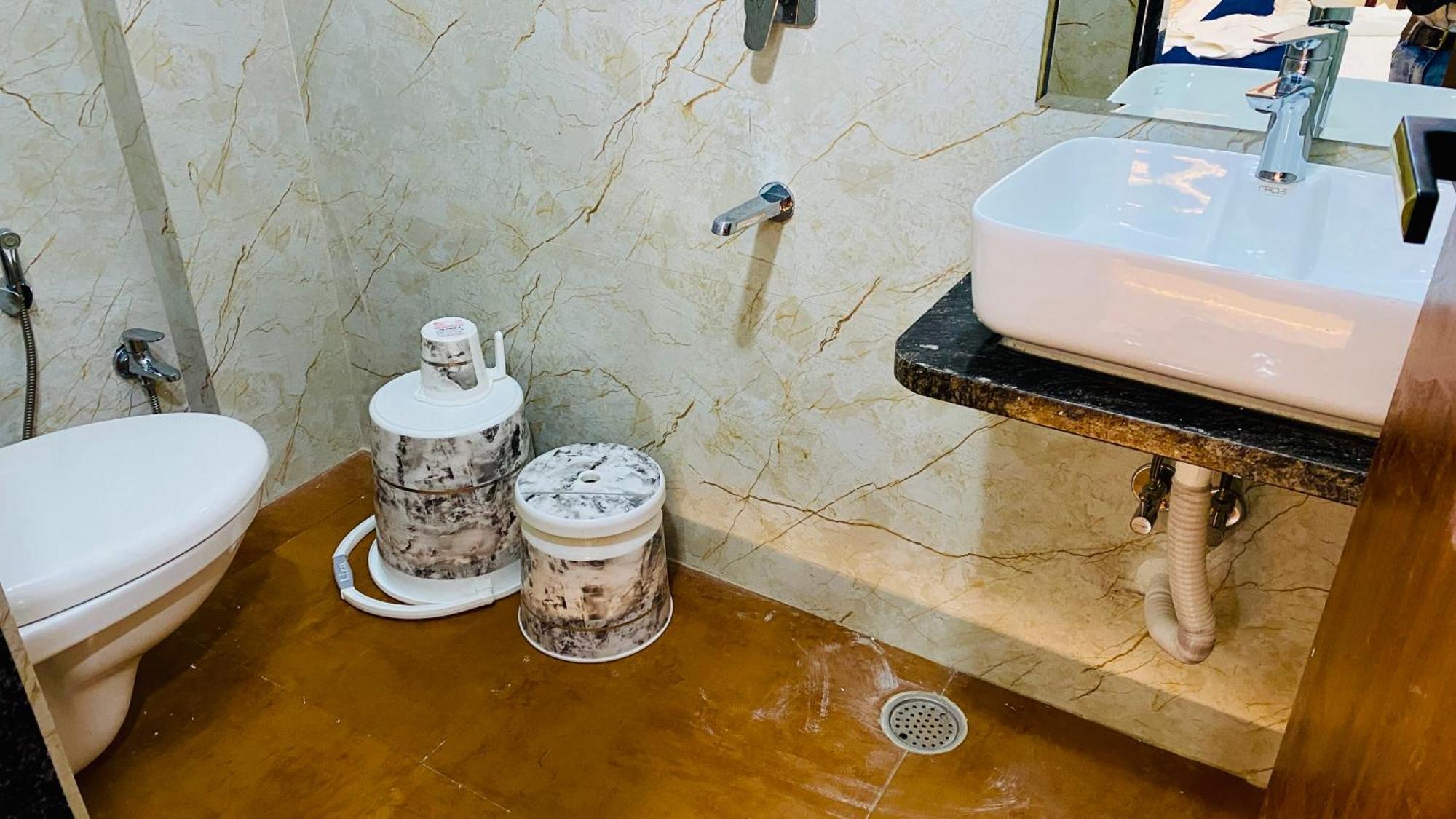 Hotel Aranyasutra Inaya, إندور المظهر الخارجي الصورة