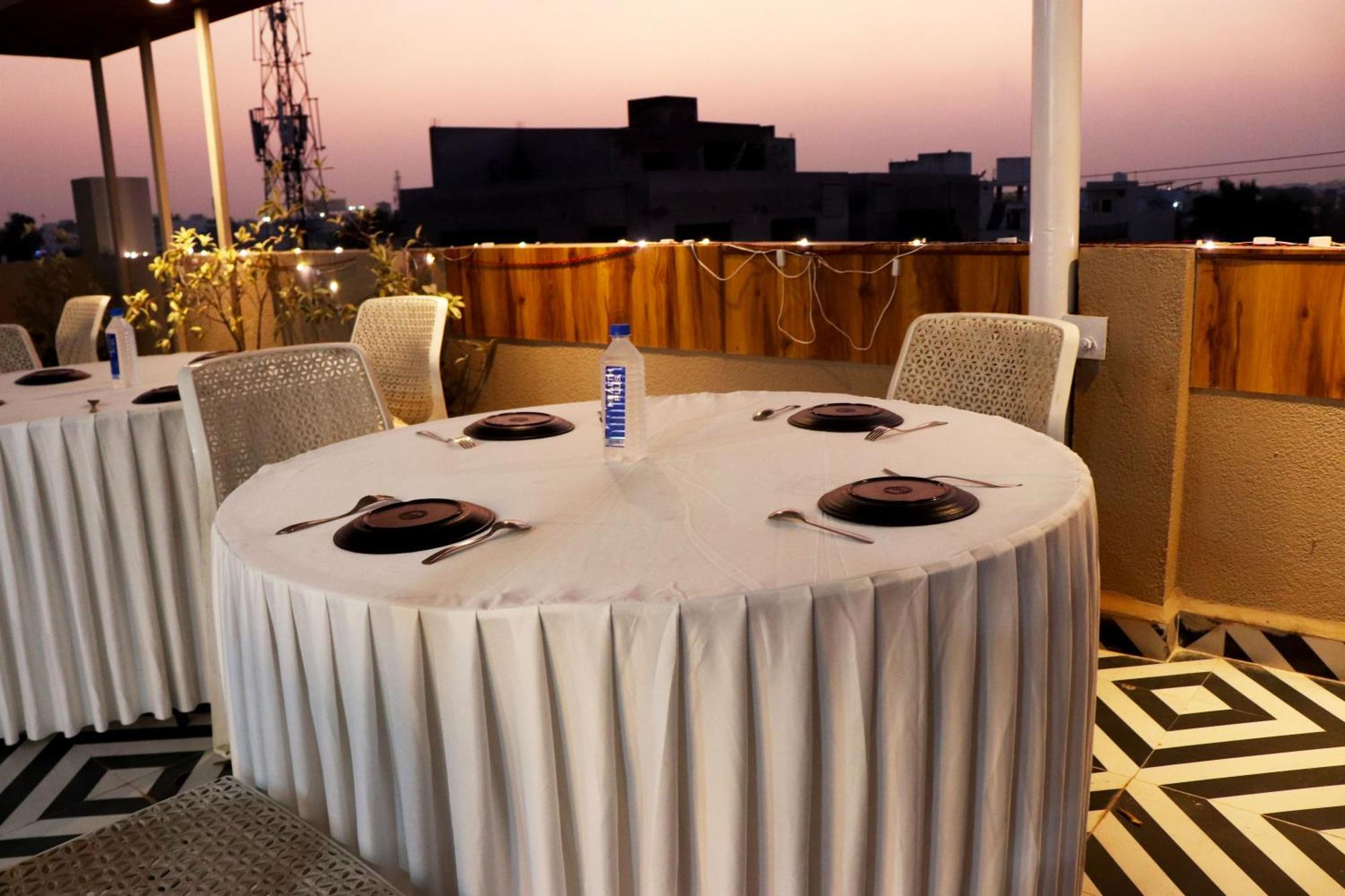 Hotel Aranyasutra Inaya, إندور المظهر الخارجي الصورة