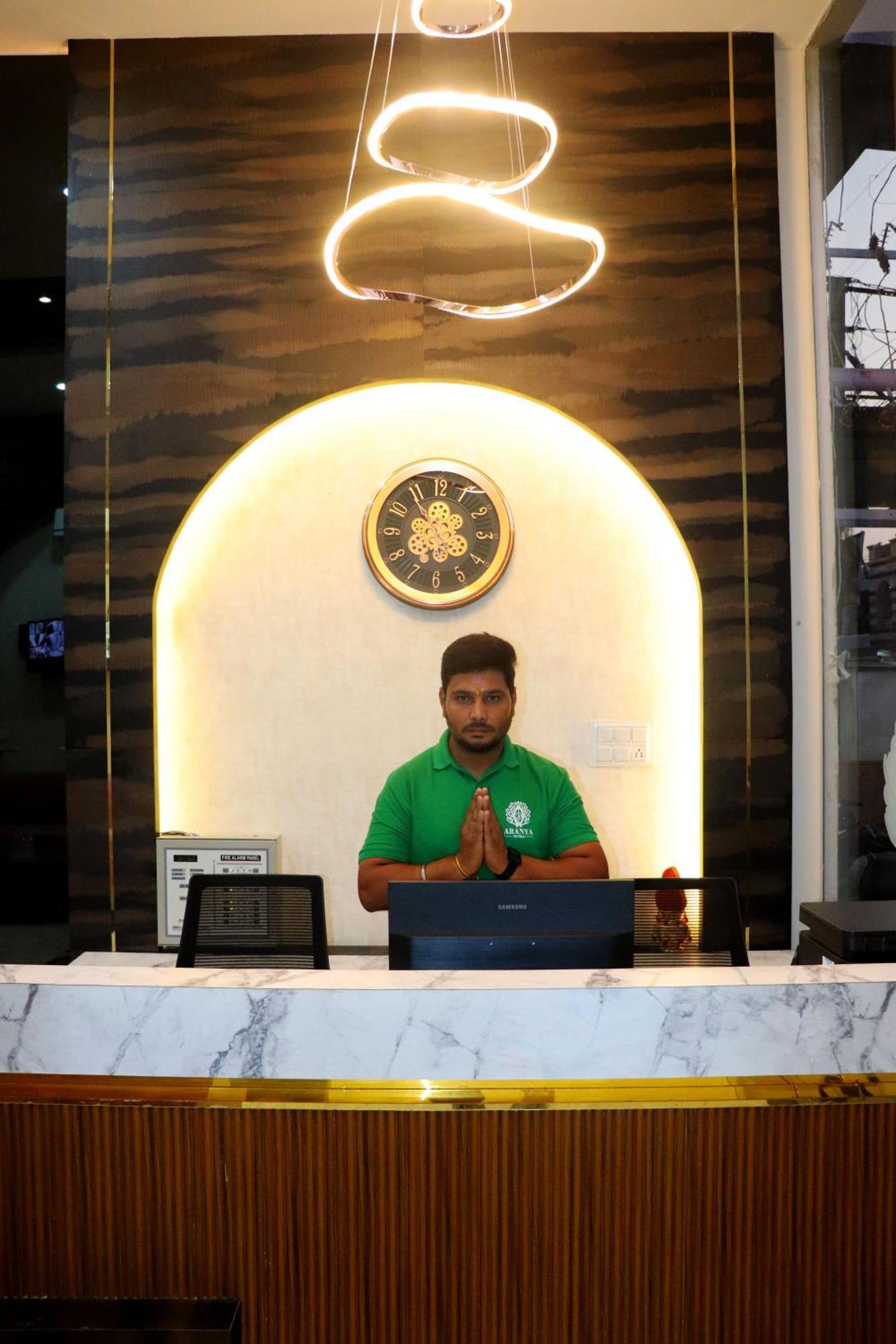 Hotel Aranyasutra Inaya, إندور المظهر الخارجي الصورة