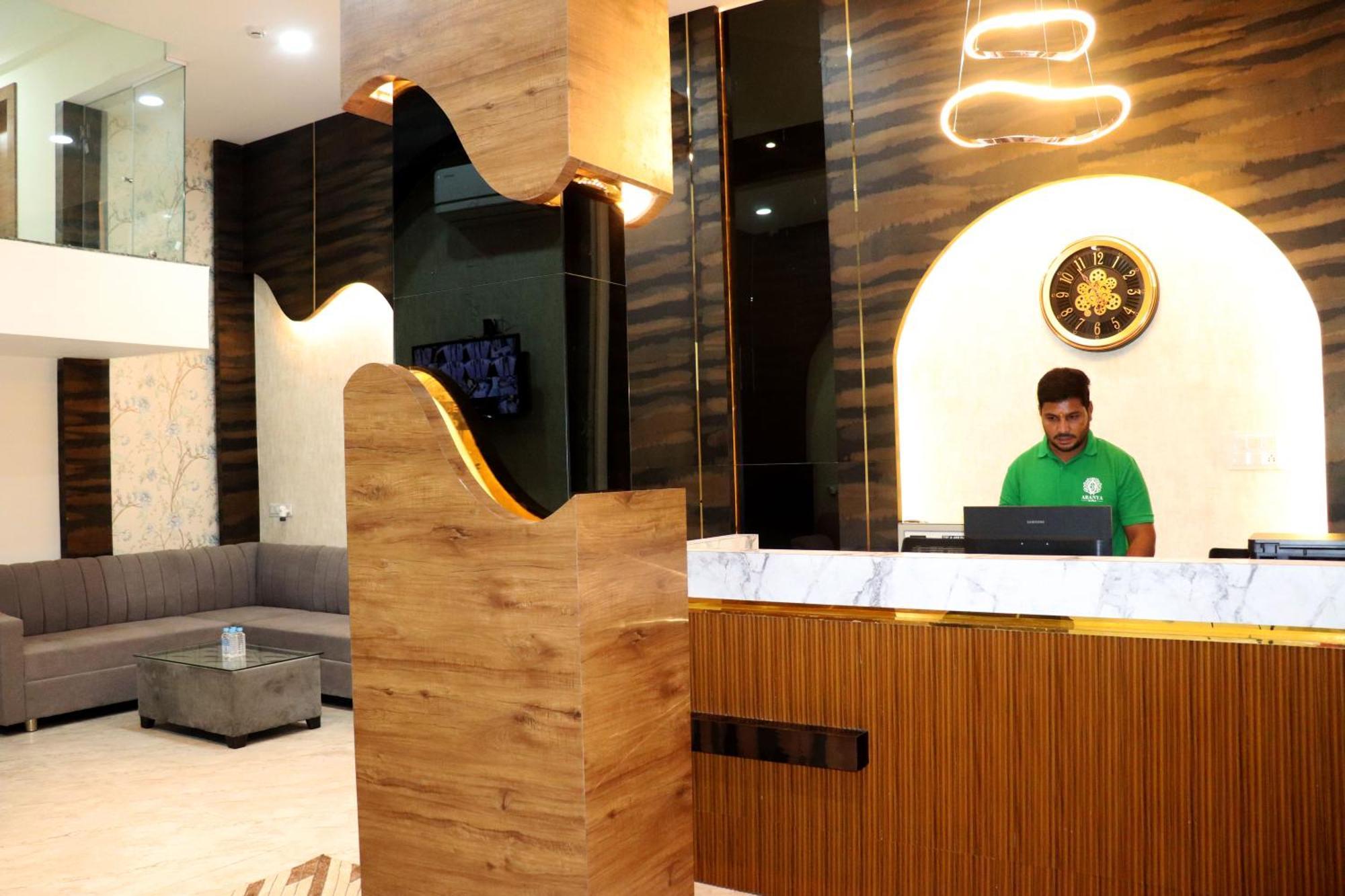 Hotel Aranyasutra Inaya, إندور المظهر الخارجي الصورة