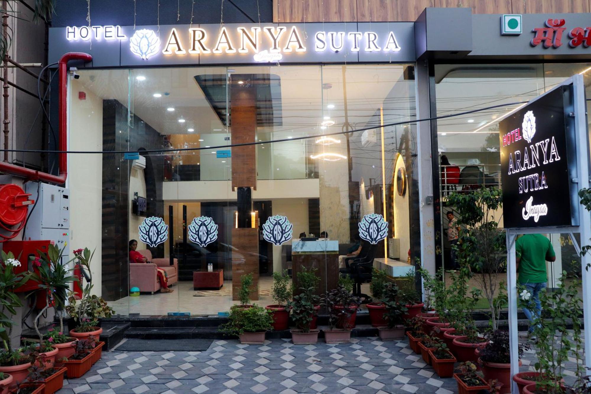 Hotel Aranyasutra Inaya, إندور المظهر الخارجي الصورة